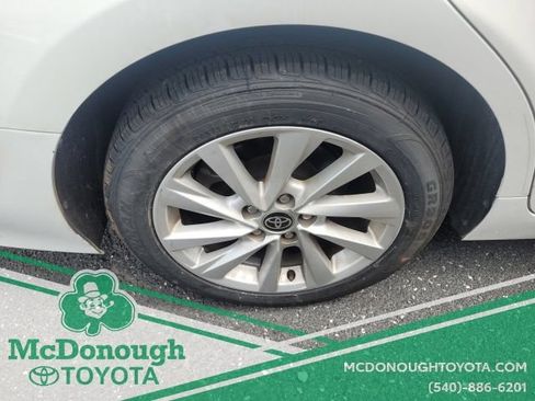 Used 2024 Toyota Camry LE w/ Convenience Package FWD image 18