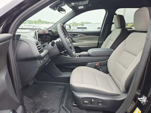 New 2026 Chevrolet Traverse LT w/ LPO, Floor Liner Package AWD/4WD image 8
