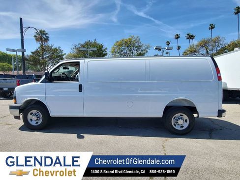 New 2026 Chevrolet Express 2500 Extended w/ Driver Convenience Package RWD image 15