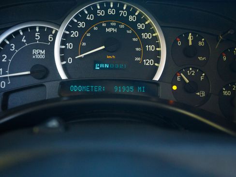 Used 2005 HUMMER H2 SUT w/ Preferred Equipment Group image 15