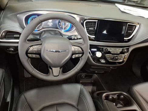 New 2026 Chrysler Pacifica Select w/ S Appearance Package AWD/4WD image 11