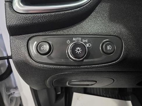 Used 2017 Chevrolet Trax Premier w/ Driver Confidence II Package image 16