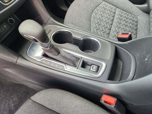 Used 2023 Chevrolet Equinox LT image 19