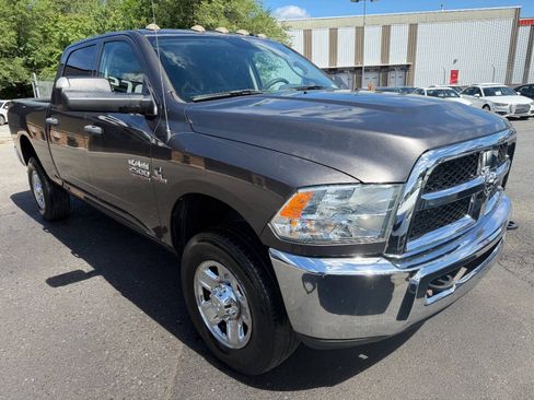 Used 2018 RAM 2500 Tradesman w/ Chrome Appearance Group AWD/4WD image 5