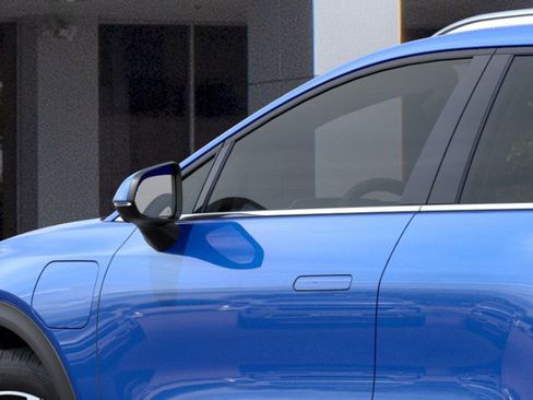 New 2026 Chevrolet Equinox EV LT image 12