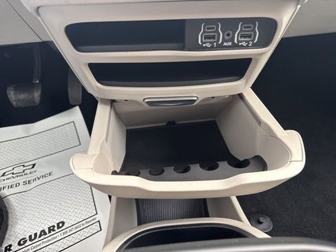 Used 2024 Chrysler Pacifica Touring-L image 18