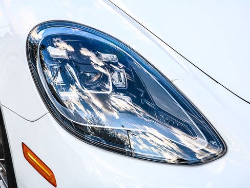 Used 2023 Porsche Panamera Platinum Edition image 4