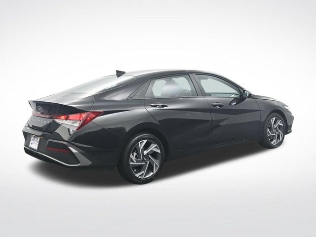 Used 2025 Hyundai Elantra Sport FWD image 6
