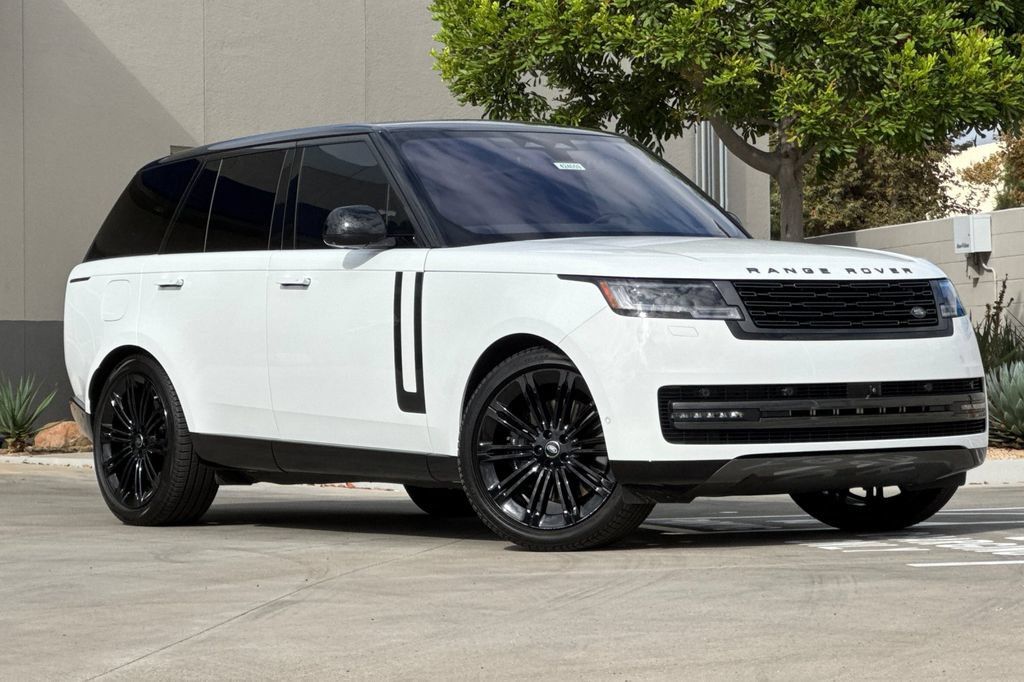 Used 2023 Land Rover Range Rover SE AWD/4WD image 2