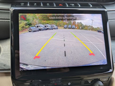 Used 2025 Jeep Grand Cherokee Limited image 28