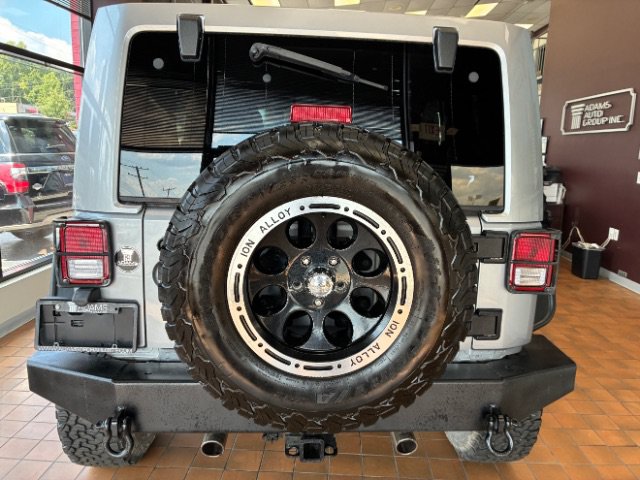 Used 2013 Jeep Wrangler Unlimited Sahara w/ Connectivity Group AWD/4WD image 10