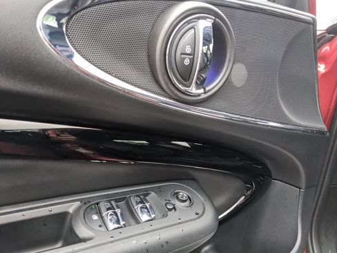 Used 2020 MINI Cooper Clubman S image 17