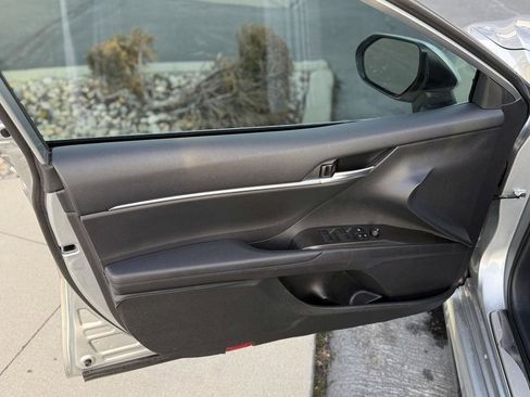 Used 2024 Toyota Camry SE image 13