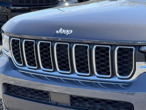Used 2025 Jeep Grand Cherokee L Laredo w/ Luxury Tech Group I AWD/4WD image 35