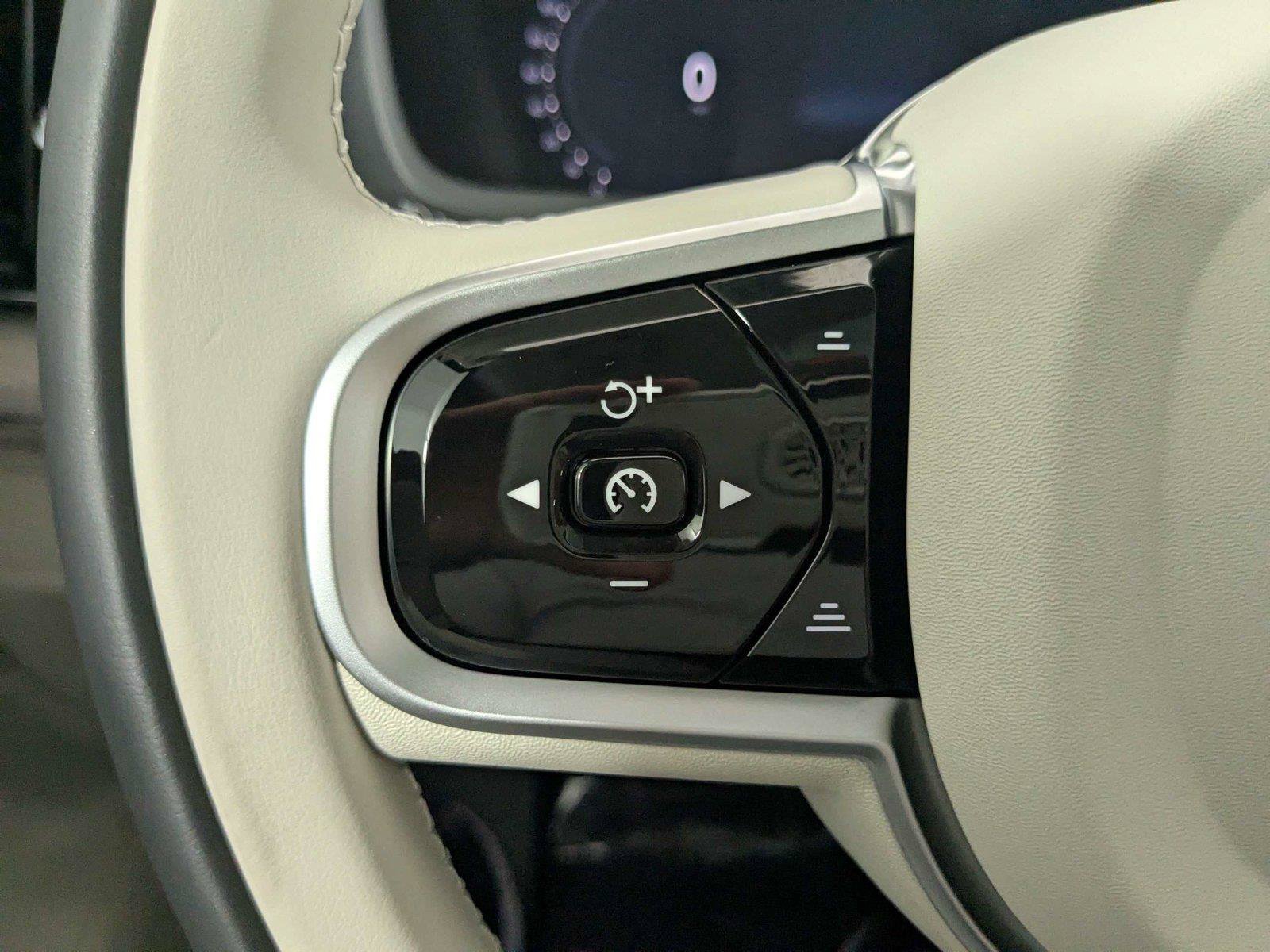Used 2026 Volvo XC90 B6 Ultra w/ Protection Package Premier AWD/4WD image 19
