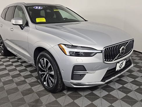 Certified 2023 Volvo XC60 B5 Plus w/ Climate Package image 3