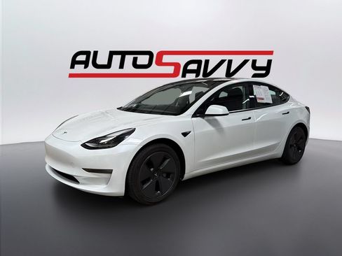 Used 2023 Tesla Model 3 Standard Range RWD image 5