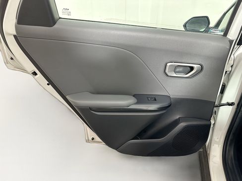 Used 2025 Kia K4 LXS image 25