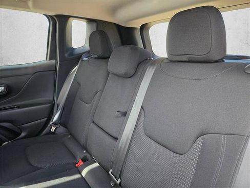 Used 2020 Jeep Renegade Altitude FWD image 18