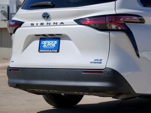 Used 2021 Toyota Sienna XLE w/ XLE Plus Package image 34
