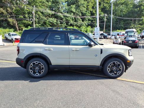 Certified 2025 Ford Bronco Sport Outer Banks AWD/4WD image 9