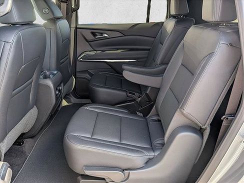 New 2026 Chevrolet Traverse LT w/ Driver Confidence Package AWD/4WD image 16
