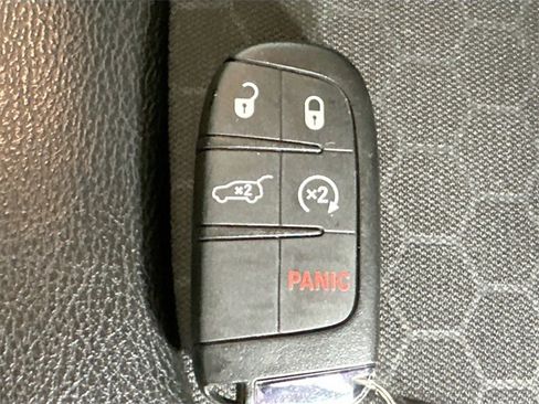 Used 2018 Jeep Compass Latitude w/ Popular Equipment Group image 18