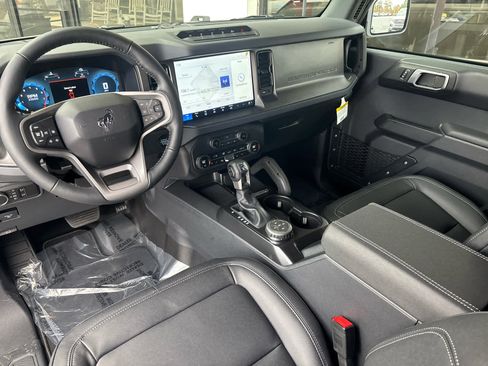 New 2025 Ford Bronco Badlands image 22