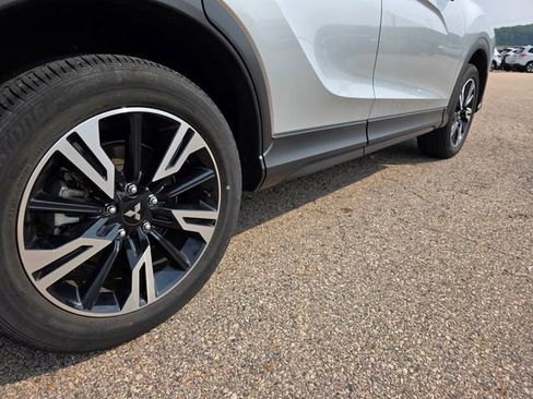 Used 2024 Mitsubishi Eclipse Cross SE image 37