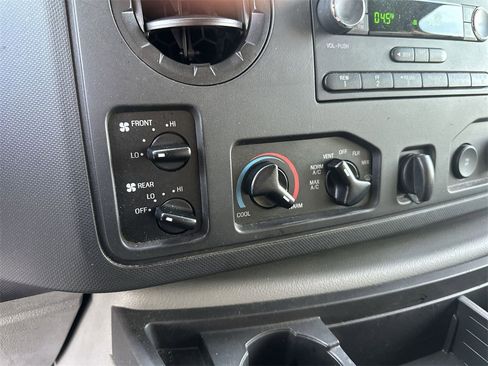 Used 2013 Ford E-350 and Econoline 350 XLT image 17