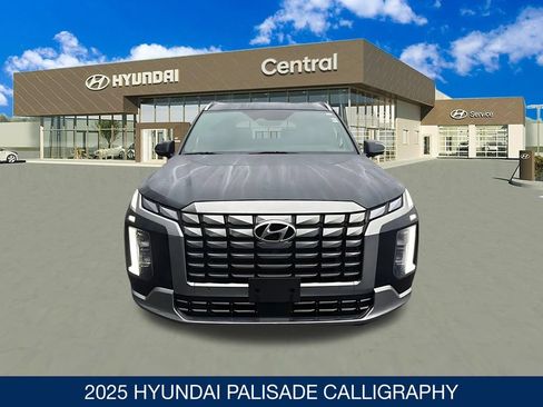 Certified 2025 Hyundai Palisade Calligraphy AWD/4WD image 2