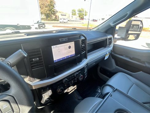 New 2025 Ford F550 4x4 Regular Cab Super Duty image 20