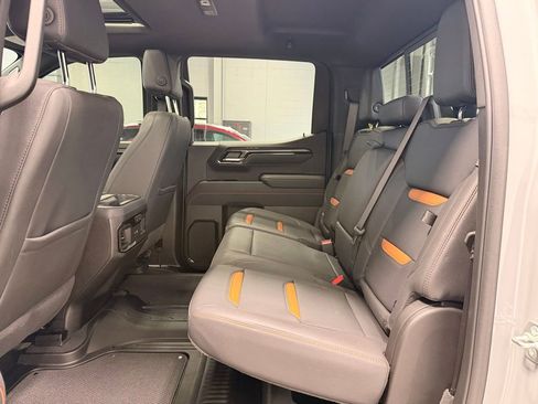 Used 2025 GMC Sierra 1500 AT4 w/ AT4 Premium Package image 17