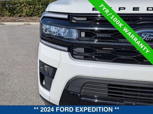 Certified 2024 Ford Expedition Limited image 9
