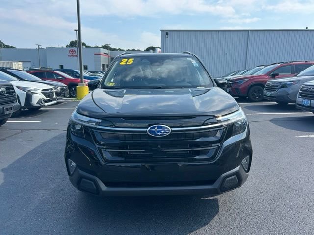 Used 2025 Subaru Forester Touring AWD/4WD image 2