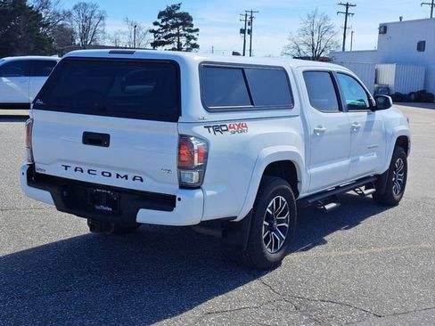 Used 2020 Toyota Tacoma TRD Sport w/ Technology Package AWD/4WD image 4