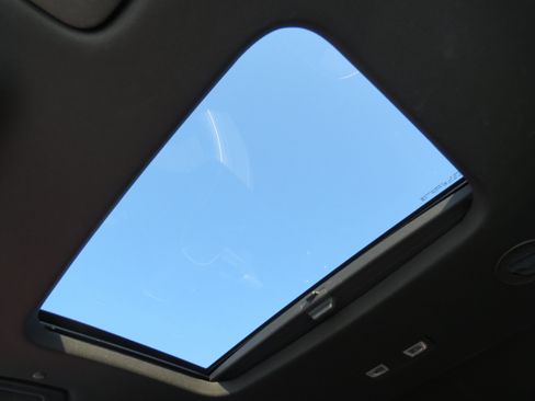 Certified 2023 Chevrolet Traverse Premier FWD image 26