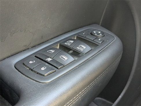 Used 2015 Chrysler 200 C w/ Navigation & Sound Group I image 24