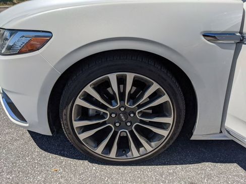 Used 2018 Lincoln Continental Select w/ Continental Climate Package AWD/4WD image 36