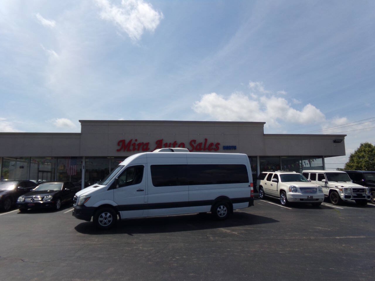 Used 2014 Mercedes-Benz Sprinter 2500 image 2