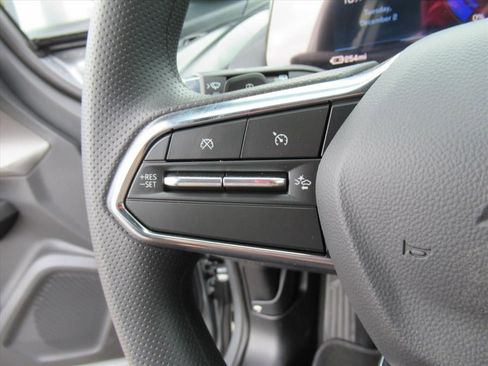 New 2026 Chevrolet Equinox EV LT image 18