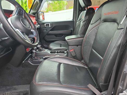 Used 2018 Jeep Wrangler Unlimited Rubicon w/ Dual Top Group AWD/4WD image 16