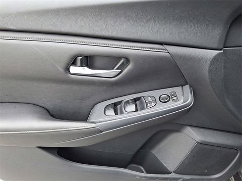 Used 2024 Nissan Sentra SV image 15