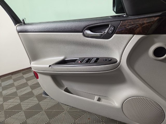 Used 2015 Chevrolet Impala LT FWD image 25