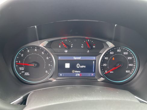 Used 2024 Chevrolet Equinox Premier image 11