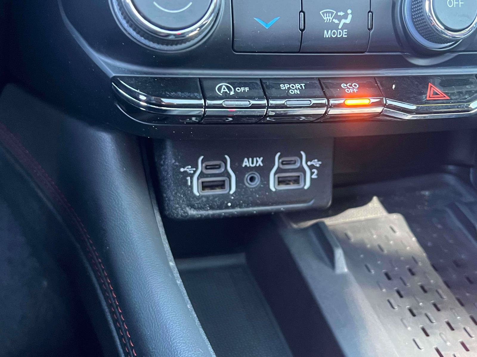 Used 2025 Dodge Durango GT AWD/4WD image 13