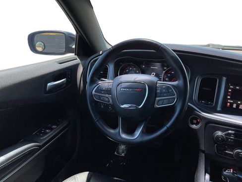 Used 2020 Dodge Charger SXT w/ Leather Interior Group RWD image 11