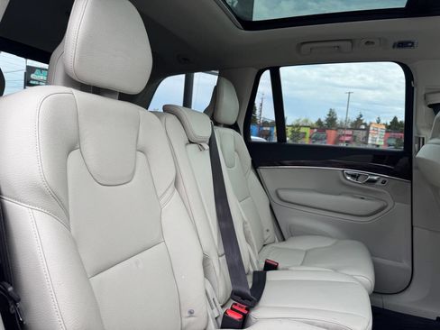 Used 2016 Volvo XC90 T6 Momentum w/ Momentum Plus Package image 23