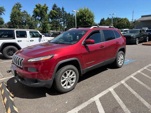 Used 2014 Jeep Cherokee Latitude w/ Comfort/Convenience Group AWD/4WD image 2