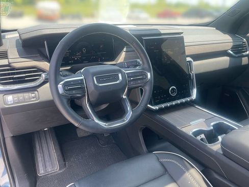 Used 2025 GMC Acadia Denali AWD/4WD image 17